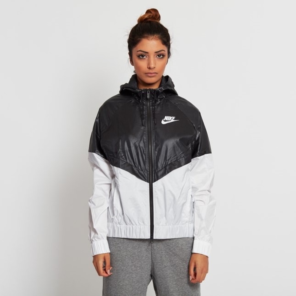 NIKE Sportswear Windrunner - Black & White - 804947-010 - Sz S
